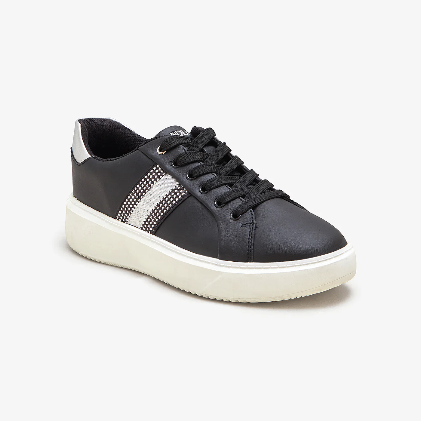 Women's Relaxed Fit Kicks